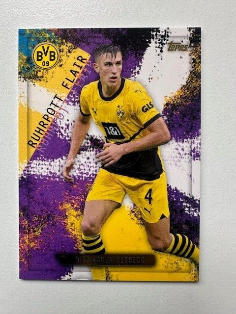 Topps Vernissage Borussia Dortmund 2023/24 Nico Schlotterbeck Flair Card